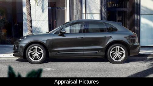 2022 Porsche Macan Base