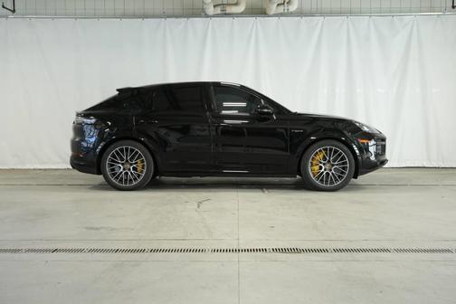 2020 Porsche Cayenne E-Hybrid Coupe Turbo S