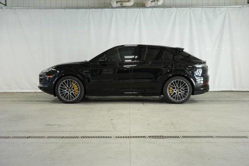 2020 Porsche Cayenne E-Hybrid Coupe Turbo S