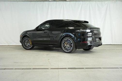 2020 Porsche Cayenne E-Hybrid Coupe Turbo S