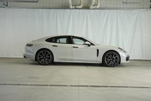 2018 Porsche Panamera 4S