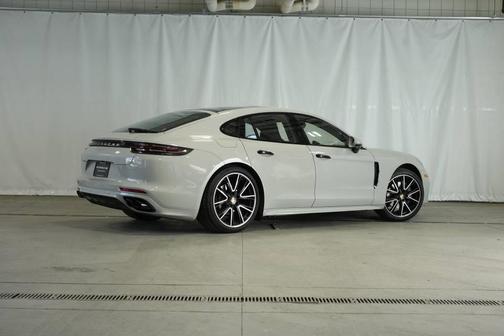 2018 Porsche Panamera 4S