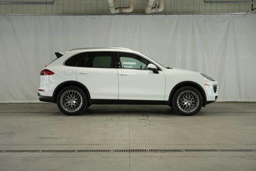 2016 Porsche Cayenne Base