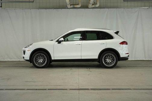 2016 Porsche Cayenne Base