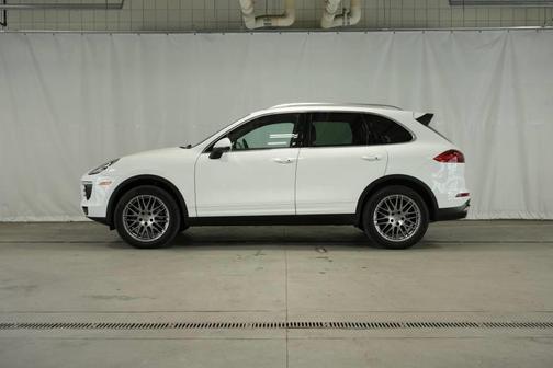 2016 Porsche Cayenne Base
