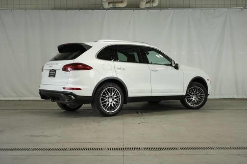 2016 Porsche Cayenne Base