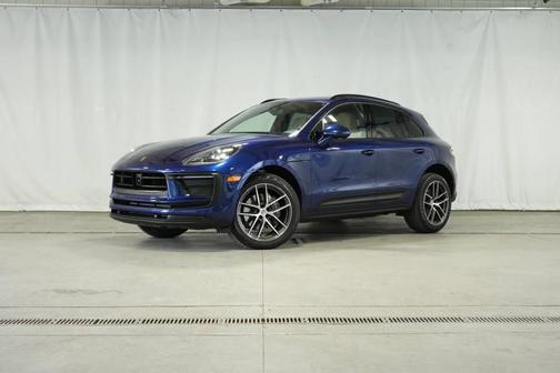 2025 Porsche Macan Base