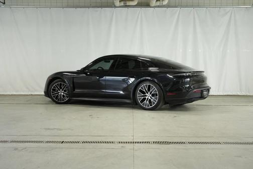 2022 Porsche Taycan Base