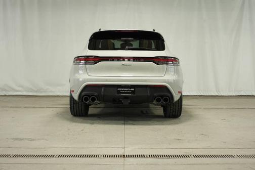 2026 Porsche Macan Base