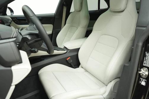 Jet Black Metallic 2026 Porsche Macan 4