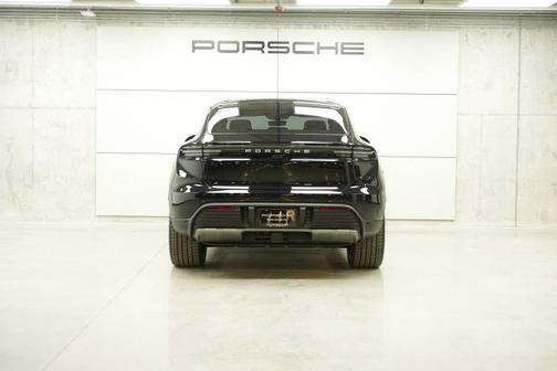 Jet Black Metallic 2026 Porsche Macan 4