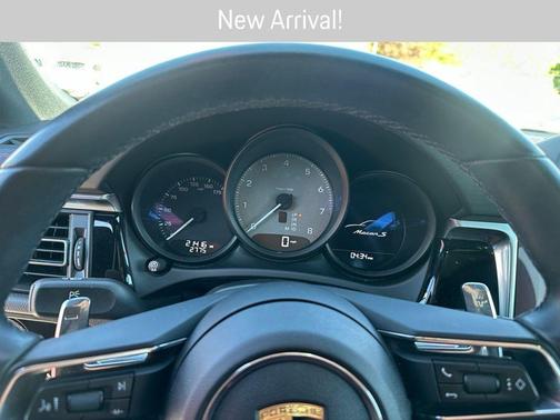 Chalk 2024 Porsche Macan S