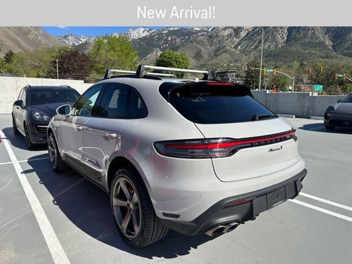 Chalk 2024 Porsche Macan S