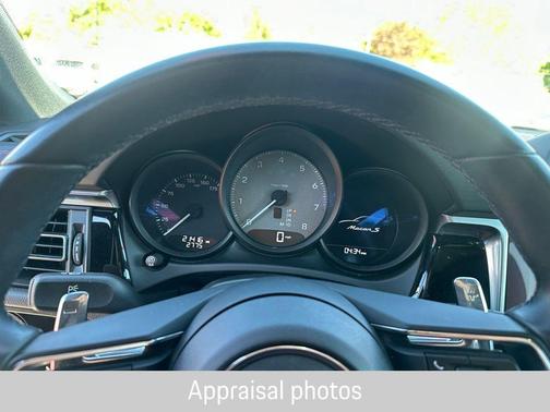 Chalk 2024 Porsche Macan S