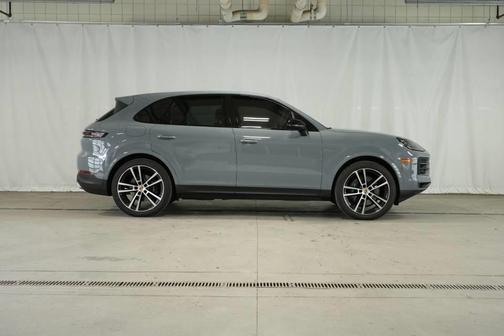 2024 Porsche Cayenne Base