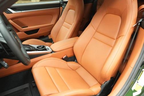 Oak Green 2026 Porsche 911 Carrera