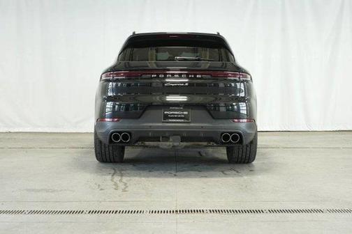 2025 Porsche Cayenne S
