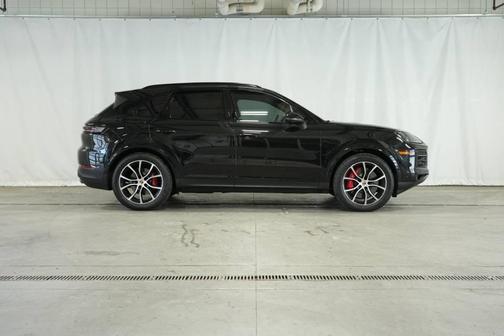 2025 Porsche Cayenne S