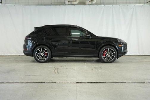 2025 Porsche Cayenne S