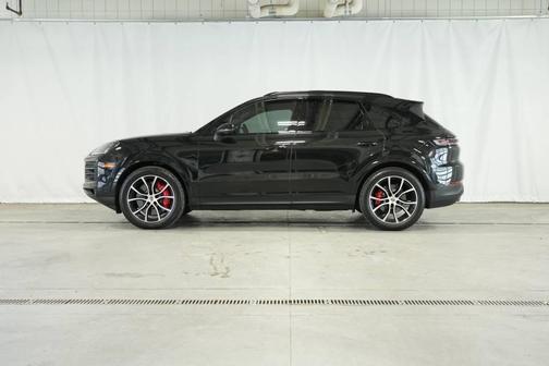 2025 Porsche Cayenne S