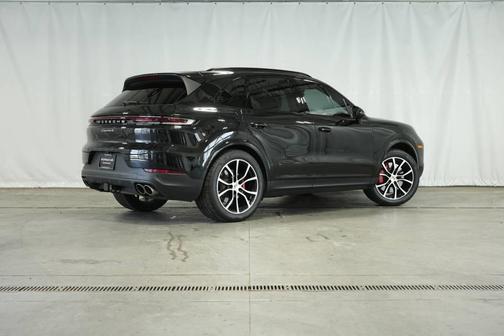 2025 Porsche Cayenne S