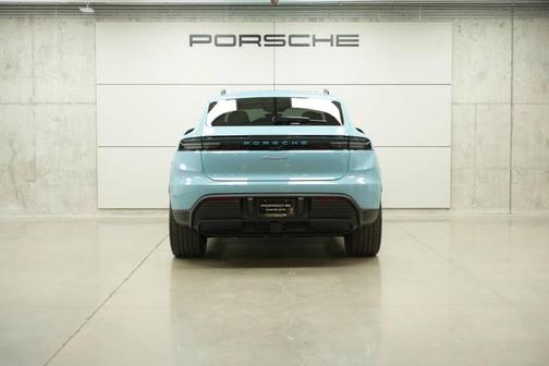 Frozen Blue 2026 Porsche Macan 4