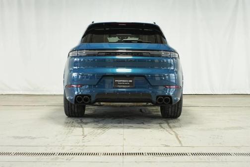 2025 Porsche Cayenne GTS