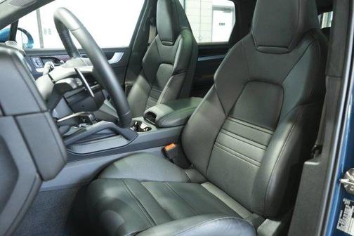 2025 Porsche Cayenne GTS