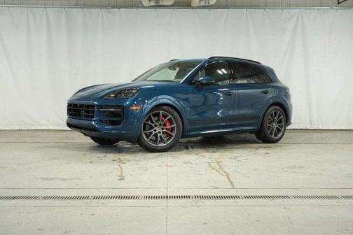 2025 Porsche Cayenne GTS