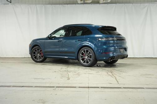 2025 Porsche Cayenne GTS
