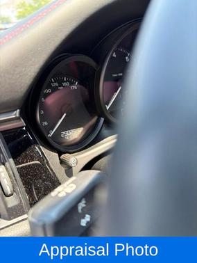 Volcano Grey Metallic 2023 Porsche Macan