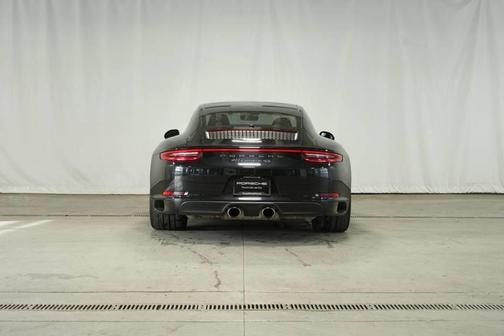 2017 Porsche 911 Carrera 4S