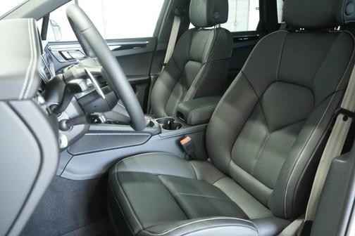 2025 Porsche Macan S