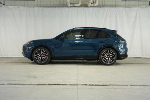2025 Porsche Cayenne GTS