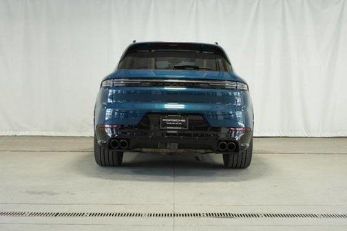 2025 Porsche Cayenne GTS
