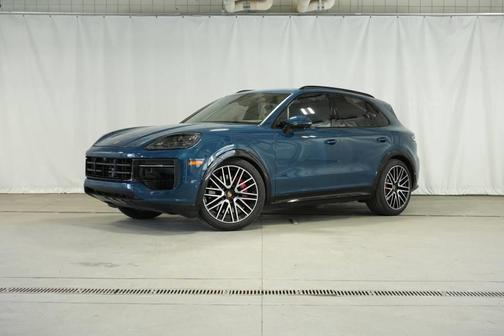 2025 Porsche Cayenne GTS