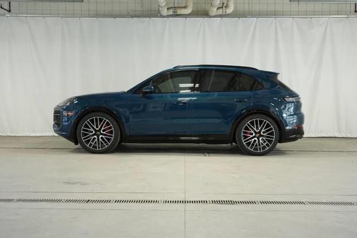2025 Porsche Cayenne GTS