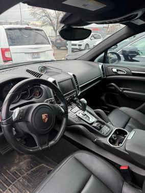 2014 Porsche Cayenne Platinum Edition