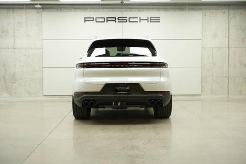 Carrara White Metallic 2026 Porsche Cayenne Base