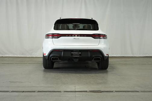 2025 Porsche Macan Base