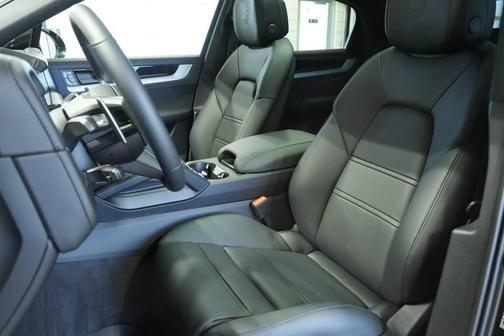 2026 Porsche Cayenne AWD