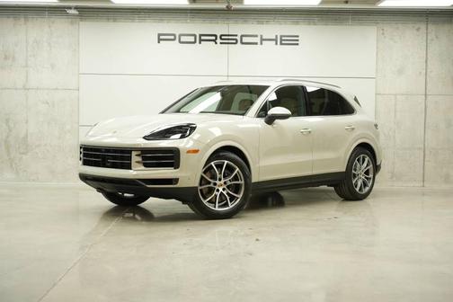 Cashmere Beige Metallic 2026 Porsche Cayenne Base