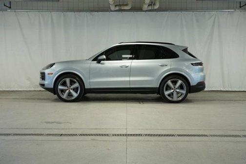 Silver Metallic 2026 Porsche Cayenne Base