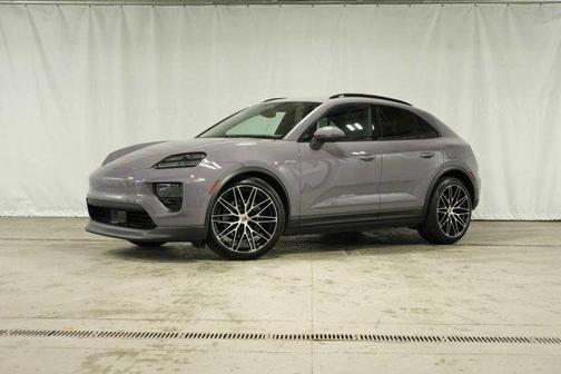 2025 Porsche Macan Base