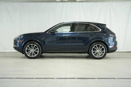 2024 Porsche Cayenne Base