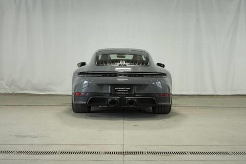 2025 Porsche 911 Carrera 4 GTS