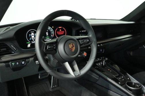 2025 Porsche 911 Carrera 4 GTS