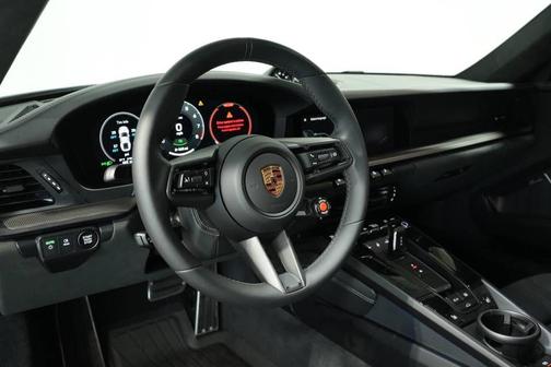 2025 Porsche 911 Carrera 4 GTS