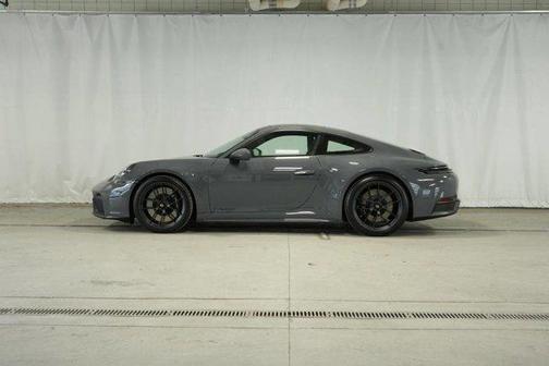 2025 Porsche 911 Carrera 4 GTS