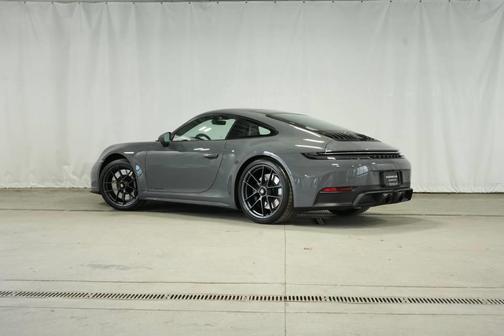 2025 Porsche 911 Carrera 4 GTS